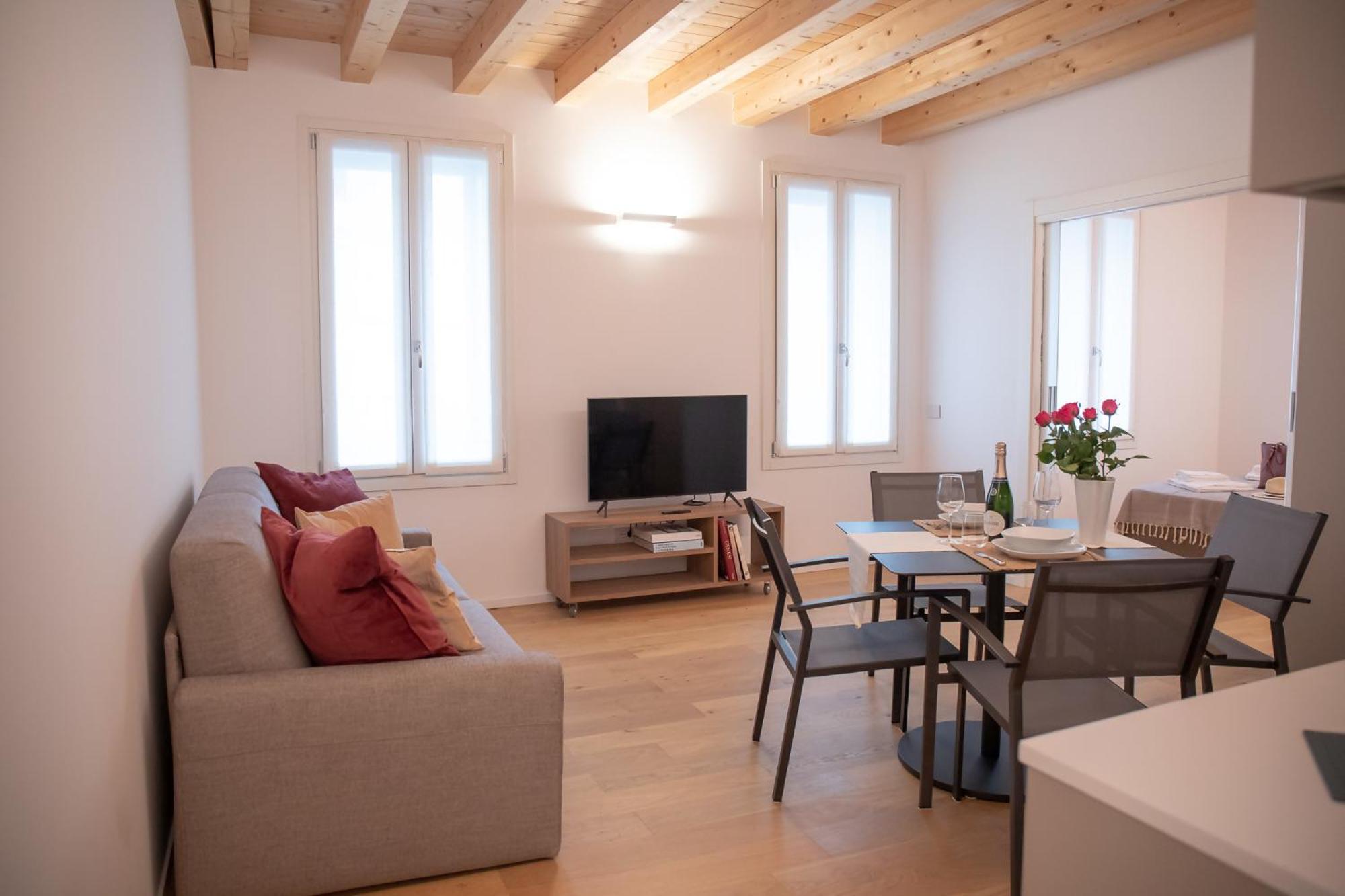 Romantic White Apartment - 5 Minutes From The Lake Como Exterior foto