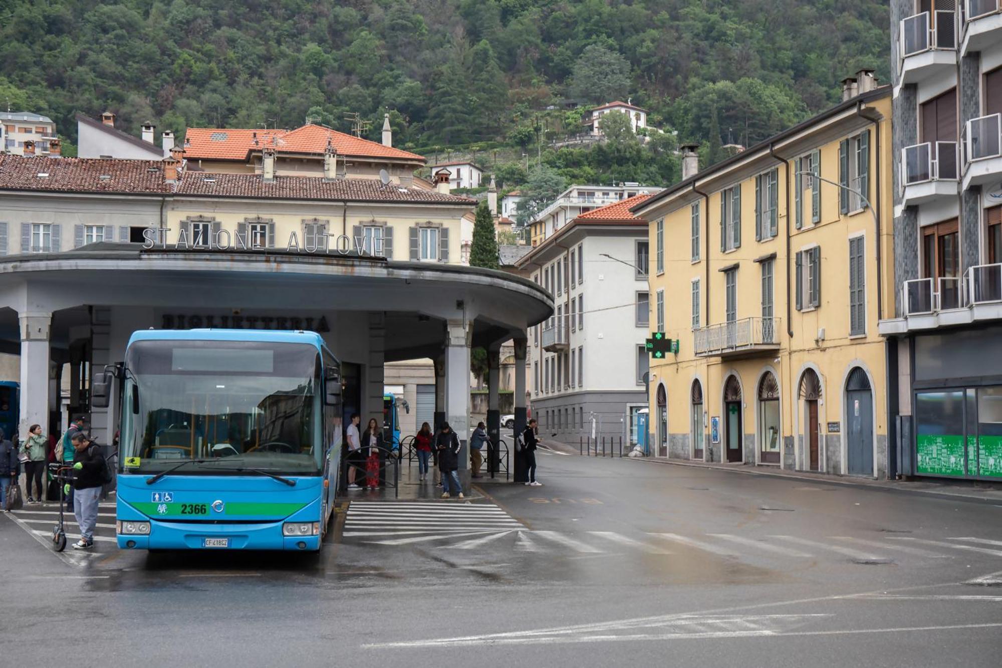 Romantic White Apartment - 5 Minutes From The Lake Como Exterior foto