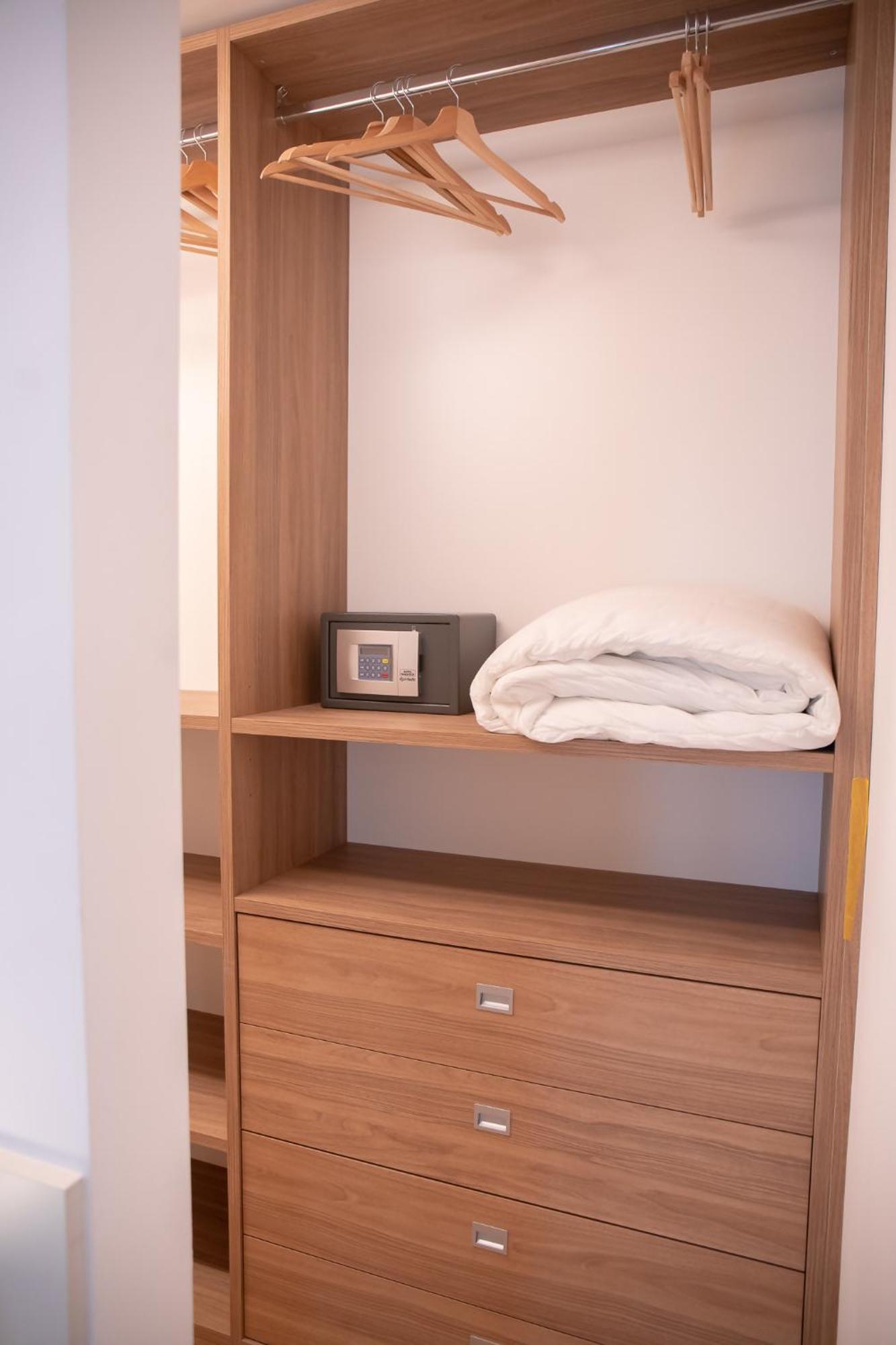 Romantic White Apartment - 5 Minutes From The Lake Como Exterior foto